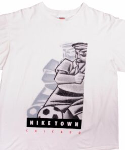 VINTAGE NIKE NIKETOWN CHICAGO TEE SHIRT 1987-1994 SIZE LARGE MADE IN USA VINTAGE NIKE NIKETOWN CHICAGO TEE SHIRT 1987-1994 SIZE LARGE MADE IN USA