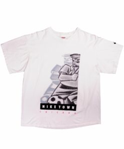 VINTAGE NIKE NIKETOWN CHICAGO TEE SHIRT 1987-1994 SIZE LARGE MADE IN USA VINTAGE NIKE NIKETOWN CHICAGO TEE SHIRT 1987-1994 SIZE LARGE MADE IN USA