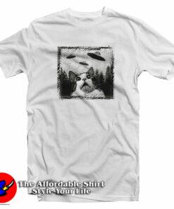 Funny Cat Selfie with UFO T-Shirt