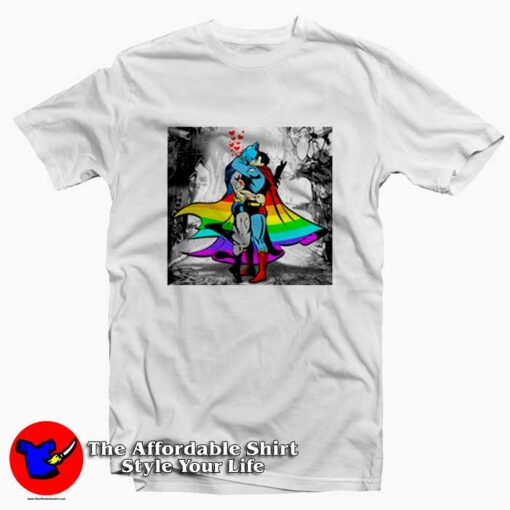 Kissing Romantic Batman and Superman T-shirt On Sale