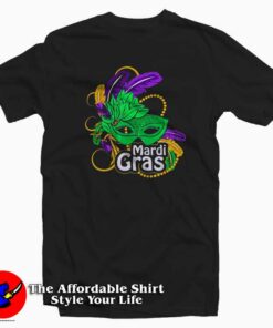 Mardi Gras Beads Mask Feathers T-Shirt For gift Carnival Mardi Gras
