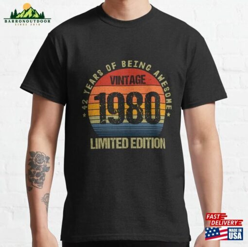 42 Years Of Being Awesome Vintage 1980 Limited Edition Retro Ideas Classic T-Shirt