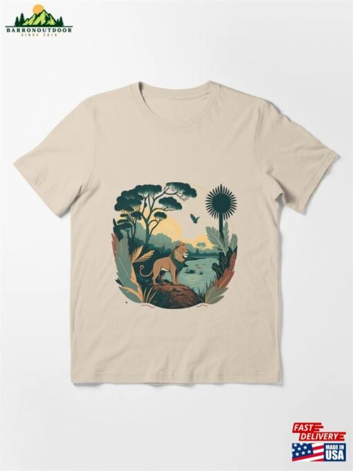 An Old Lion King In The Middle Of A Wide Jungle T-Shirt Classic Hoodie