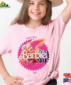 Barbie 2023 Comfort Colors® Shirt Margot Robbie Poster Tee Unisex Sweatshirt Barbie 2023 Comfort Colors® Shirt Margot Robbie Poster Tee Unisex Sweatshirt