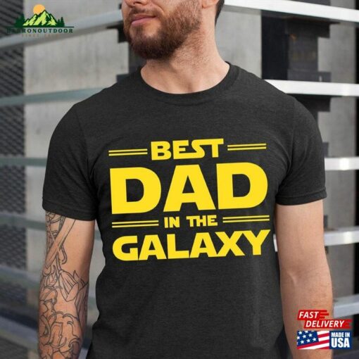 Best Dad In The Galaxy Shirt Vintage Dadalorian Fathers Day Gift Sweatshirt Hoodie