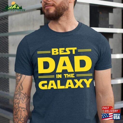 Best Dad In The Galaxy Shirt Vintage Dadalorian Fathers Day Gift Sweatshirt Hoodie