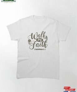 Inspiring Tropical Green Leaves Classic T-Shirt Unisex Sweatshirt