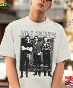 Jonas Brothers Vintage Shirt Five Albums One Night Tour Movie Graphic Tee T-Shirt Classic 2 Jonas Brothers Vintage Shirt Five Albums One Night Tour Movie Graphic Tee T Shirt Classic 3