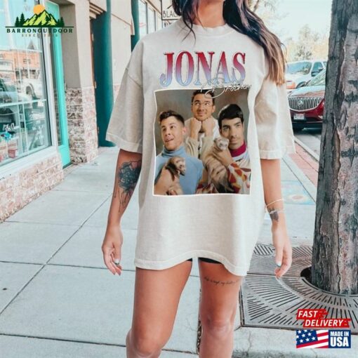 Jonas Brothers Vintage Tee 90S Joe Concert 2023 Retro Unisex Gift Sweatshirt T-Shirt