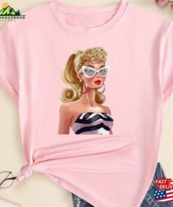 Margot Robbie Vintage Retro Shirt 2023 Sweatshirt Hoodie Margot Robbie Vintage Retro Shirt 2023 Sweatshirt Hoodie