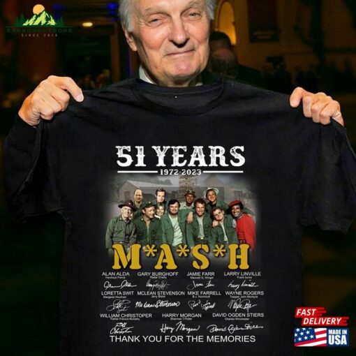 Mash 51Th Anniversary 1972 2023 Signatures Thank You The Memories T-Shirt Vintage Shirt Tee Classic Sweatshirt