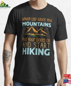 Mountains Hiking Essential T-Shirt Classic Sweatshirt