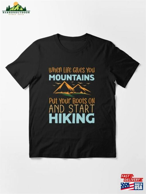 Mountains Hiking Essential T-Shirt Classic Sweatshirt