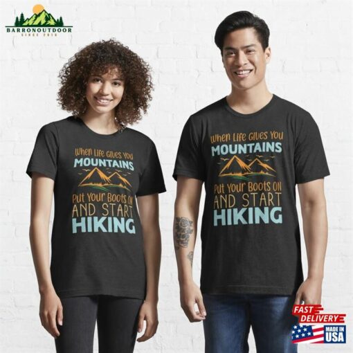 Mountains Hiking Essential T-Shirt Classic Sweatshirt