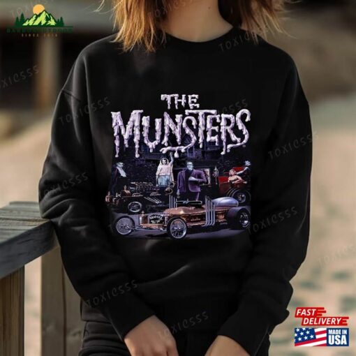 Munsters Family Cars Tshirt Vintage T-Shirt Halloween Party 2023 Sweatshirt Hoodie