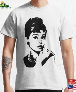 Portrait Of Audrey Hepburn 1960’S Superstar And Hollywood Icon Gifts From Monofaces For You In 2023 Classic T-Shirt Sweatshirt Portrait Of Audrey Hepburn 1960’S Superstar And Hollywood Icon Gifts From Monofaces For You In 2023 Classic T-Shirt Sweatshirt