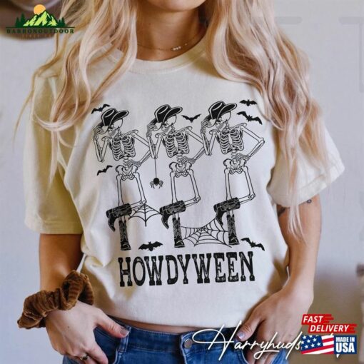 Retro Howdyween Shirts Disney Halloween Shirt 2023 Party Sweatshirt Classic