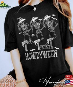 Retro Howdyween Shirts Disney Halloween Shirt 2023 Party Sweatshirt Classic 3
