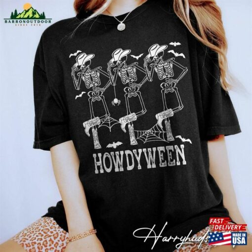 Retro Howdyween Shirts Disney Halloween Shirt 2023 Party Sweatshirt Classic