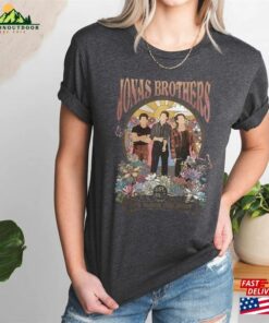 Retro Jonas Brothers 5 Albums 1 Night Shirt T-Shirt Sweatshirt Unisex Retro Jonas Brothers 5 Albums 1 Night Shirt T-Shirt Sweatshirt Unisex