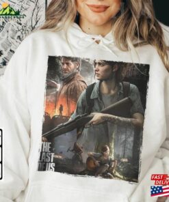 The Last Of Us Movie Shirt Bella Ramsey Pedro Pascal Graphic Art Sweatshirt Season 2 T-Shirt Unisex 3 The Last Of Us Movie Shirt Bella Ramsey Pedro Pascal Graphic Art Sweatshirt Season 2 T Shirt Unisex 4