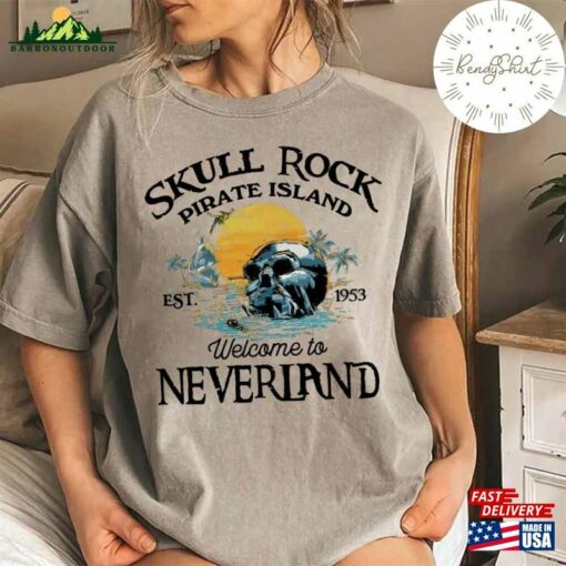 Vintage Disney Peter Pan Skull Rock Pirate Island 1953 Welcome To Neverland Shirt Inspired Movie Sweatshirt Hoodie