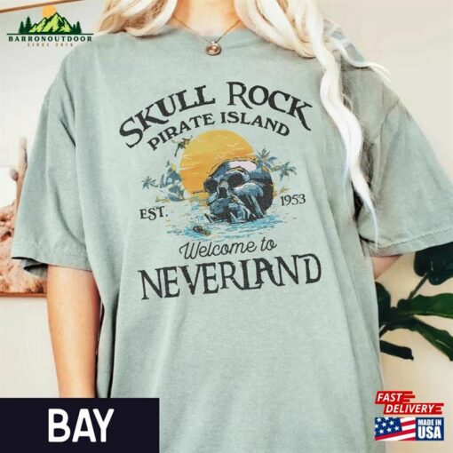 Vintage Disney Peter Pan Skull Rock Pirate Island 1953 Welcome To Neverland Shirt Inspired Movie Unisex Hoodie