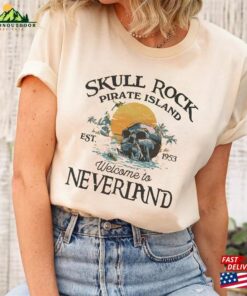 Vintage Disney Peter Pan Skull Rock Pirate Island 1953 Welcome To Neverland Shirt Inspired Movie Unisex Hoodie 3