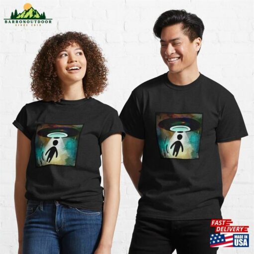 Visiting Alien Classic T-Shirt Sweatshirt