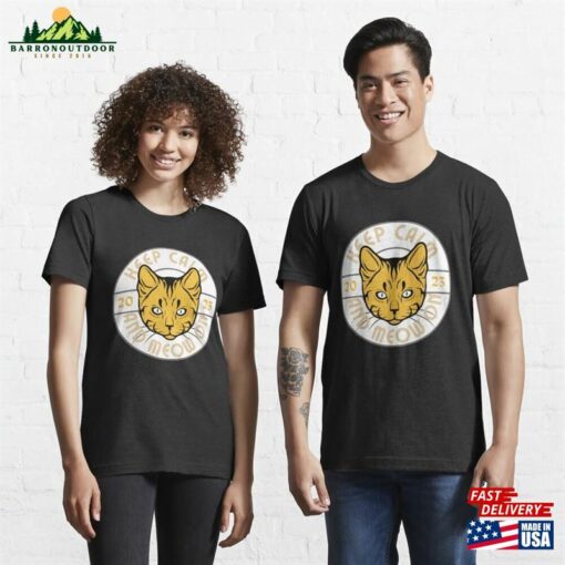 Yellow Cat 2023 Essential T-Shirt Classic Sweatshirt