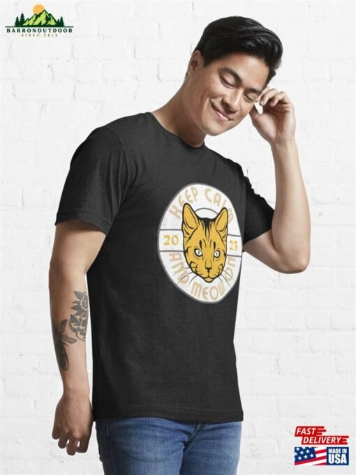 Yellow Cat 2023 Essential T-Shirt Classic Sweatshirt