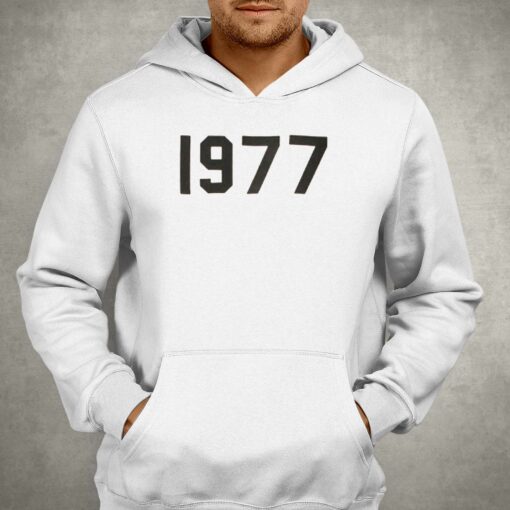 1977 Sweatshirt T-shirt