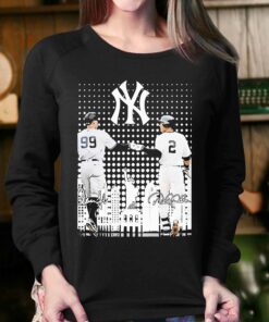 99 Aaron Judge And 2 Derek Jeter New York Yankees Skyline Signatures Shirt 4