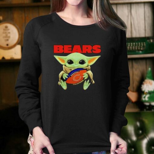 Baby Yoda Loves The Chicago Bears Star Wars Gifts Shirt