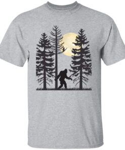 Bigfoot Walking in the Night Under the Moon Light Heather T-shirt Gift for Bigfoot Lovers Bigfoot Walking in the Night Under the Moon Light Heather T-shirt Gift for Bigfoot Lovers
