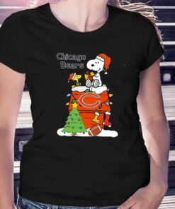 Christmas Snoopy Chicago Bears Shirt Christmas Snoopy Chicago Bears Shirt