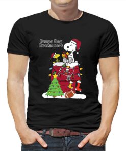 Christmas Snoopy Tampa Bay Buccaneers Shirt Christmas Snoopy Tampa Bay Buccaneers Shirt