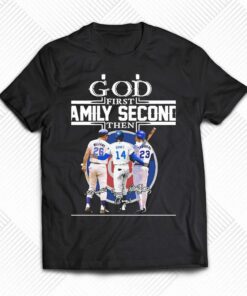 God First Family Second Then Williams Banks And Sandberg Chicago Cubs Signatures Shirt God First Family Second Then Williams Banks And Sandberg Chicago Cubs Signatures Shirt