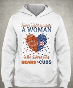 Hearts Never Underestimate A Woman Who Loves The Chicago Bears And Chicago Cubs Shirt 3