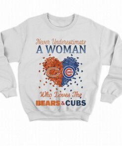 Hearts Never Underestimate A Woman Who Loves The Chicago Bears And Chicago Cubs Shirt 4