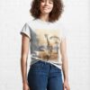 001 Cute Giraffe In A Serengeti Scene Classic T-Shirt Unisex