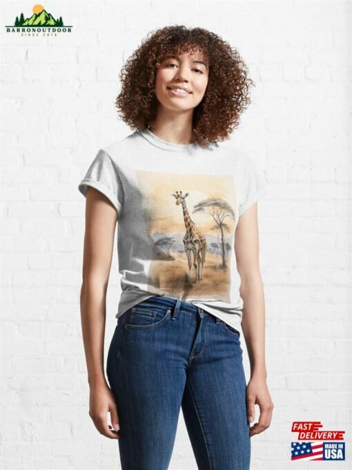 001 Cute Giraffe In A Serengeti Scene Classic T-Shirt Unisex