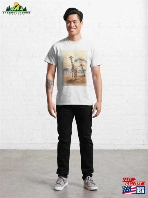 001 Cute Giraffe In A Serengeti Scene Classic T-Shirt Unisex