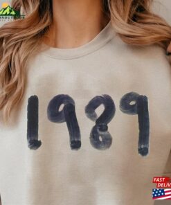 1989 Music Album Sweatshirt 2023 Vintage Concert Shirt Merch Inspired Tshirt Classic Unisex