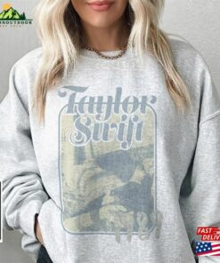 1989 Taylor's Version Photo T-Shirt Swift Music The Eras Tour 2023 Sweatshirt Hoodie 3 1989 Taylors Version Photo T Shirt Swift Music The Eras Tour 2023 Sweatshirt Hoodie 4