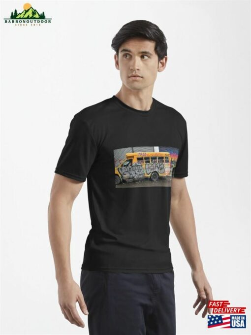 7313 Micro Pigz The Super Duper Deluxe Tour Wagon T-Shirt Active Classic