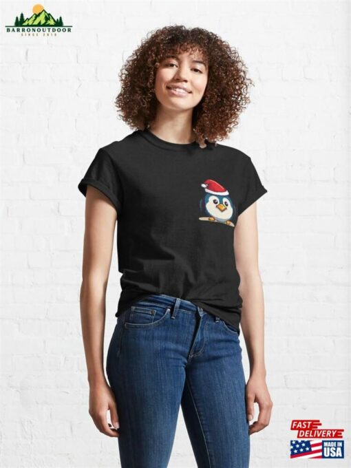 8 Bite Pixel Penguin Wearing Santa Hat Christmas Animal Classic T-Shirt Unisex Hoodie