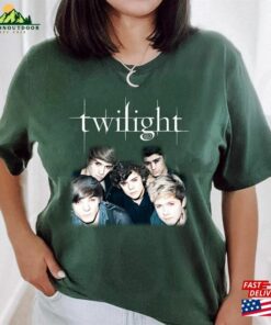 90S Twilight One Directionz T-Shirt Vintage Pop Band Tee For Fans Direction Shirt Sweatshirt Classic 3 90S Twilight One Directionz T Shirt Vintage Pop Band Tee For Fans Direction Shirt Sweatshirt Classic 4