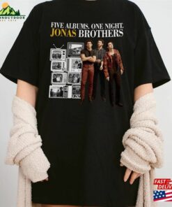 90S Vintage Jonas Brother Band Shirt Brothers Five Albums One Night Tour The Tee T-Shirt Unisex 3 90S Vintage Jonas Brother Band Shirt Brothers Five Albums One Night Tour The Tee T Shirt Unisex 4