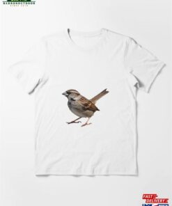 A Close Up Photo Of Cute Sparrow Bird Essential T-Shirt Hoodie Sweatshirt